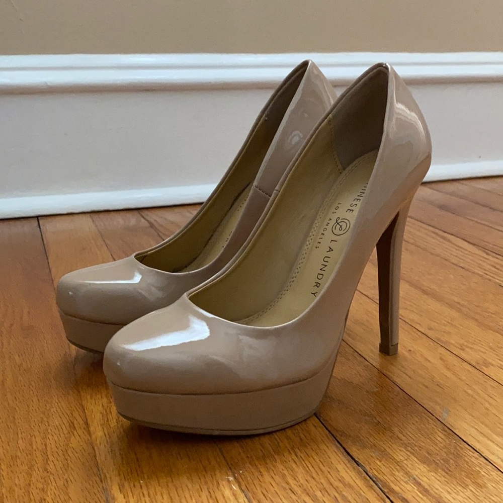 Chinese Laundry nude pumps
